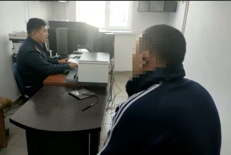 Шалбарының беліне есірткі жасырып, Қазақстан Республикасына өтпек болған шетелдік ұсталды