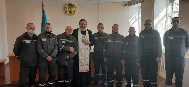 Столичный следственный изолятор посетил священник