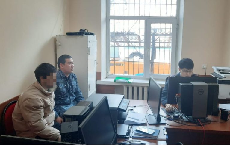 Полицейлер өзгелердің атынан несие рәсімдеген алаяқ жігітті ұстады