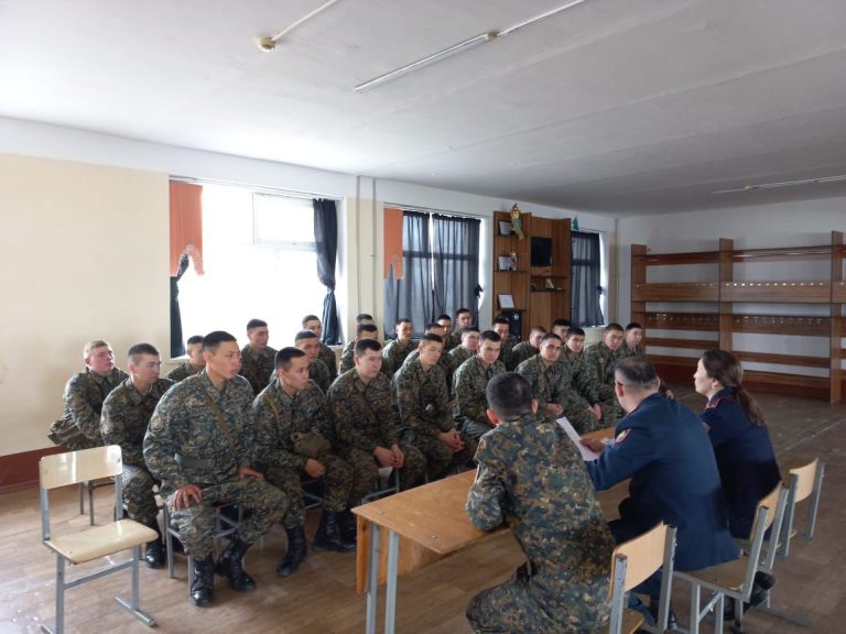 Кәсіптік бағдар беру бойынша үгіт-насихат жұмыстарын жүргізді