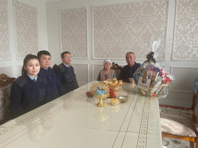 Қарт ардагерге құрмет көрсетілді