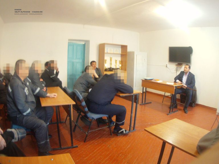 Облыстық ақпараттық түсіндірме топ мүшесі сотталғандармен кездесті