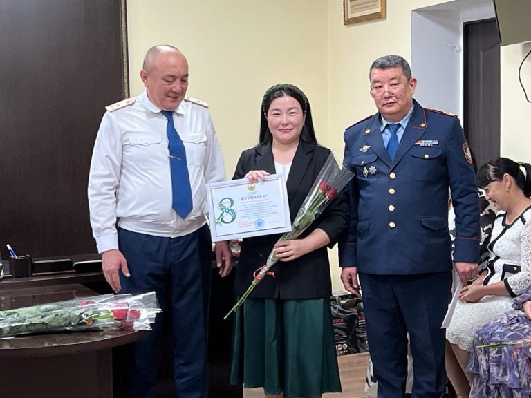 Келестік көпбалалы сақшы аруға күміс алқа табыс етілді