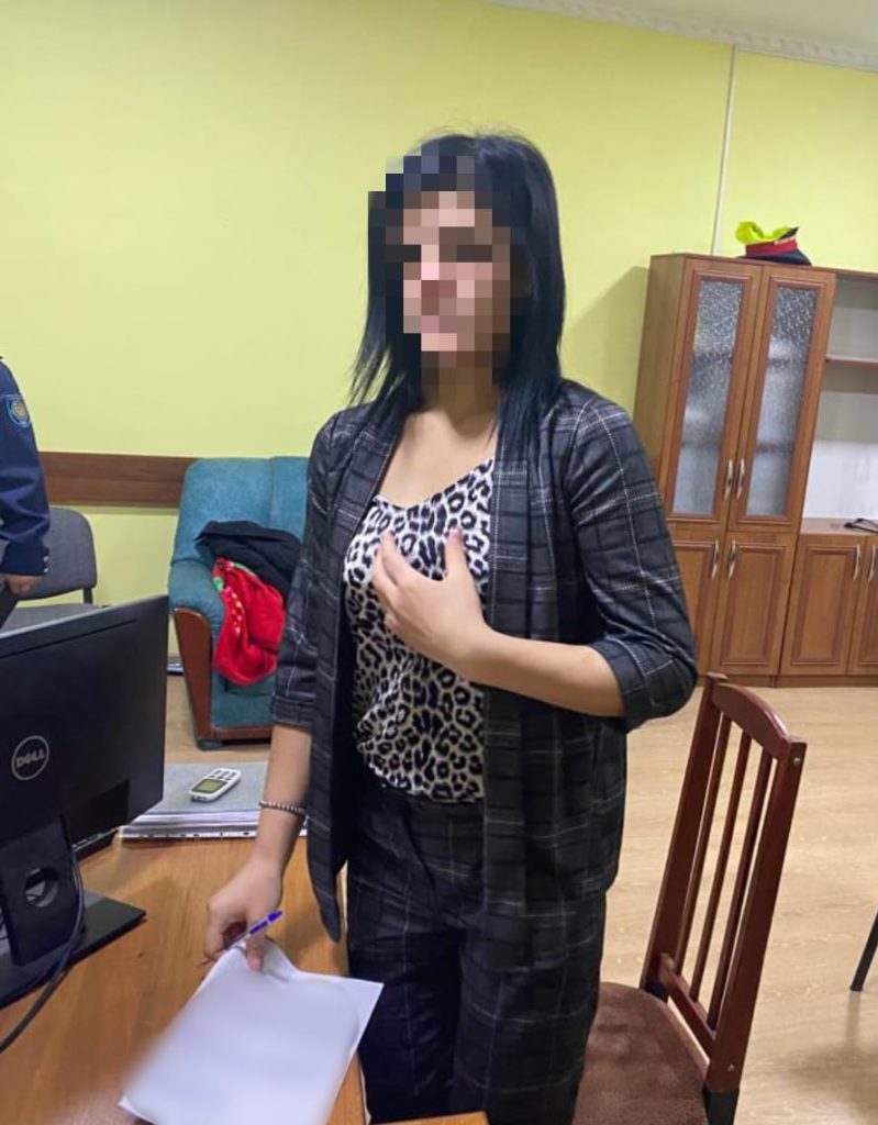 Ұйқыдағы жалаңаш әйелдердің суреттері