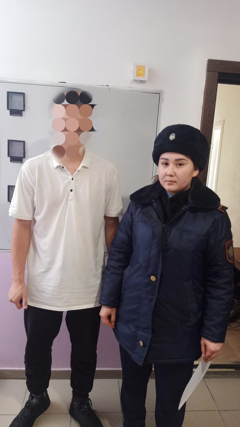 Алатау аудандық пробация бөлімінің қызметкерлері күн сайын есепте тұрған адамдардың үйін тексереді