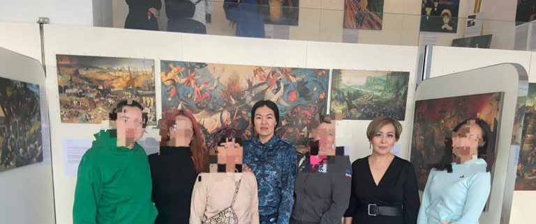 Осужденные столичной колонии посетили художественную галерею «от Мунка до Босха. Самые загадочные картины мира»