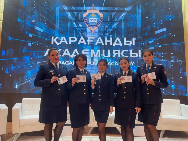 Әке жолын жалғап, иығына жұлдыз таққан ару