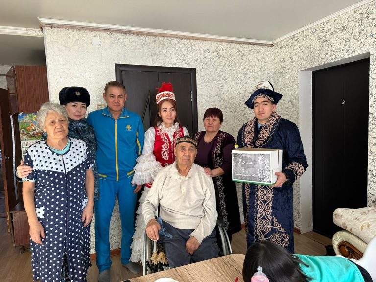 Сотрудники колонии выразили благодарность пенсионерам УИС