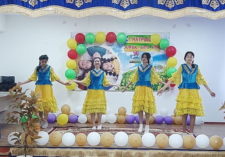 Түлкібастық полицейлер «Алғыс айту» күніне орай мерекелік шараға қатысты