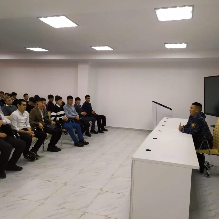 Ақтөбеде қоныс колониясының қызметкерлері мектеп оқушыларын ҚР Ішкі істер министрлігі Академиясына оқуға түсуге үгіт-насихат жүргізді