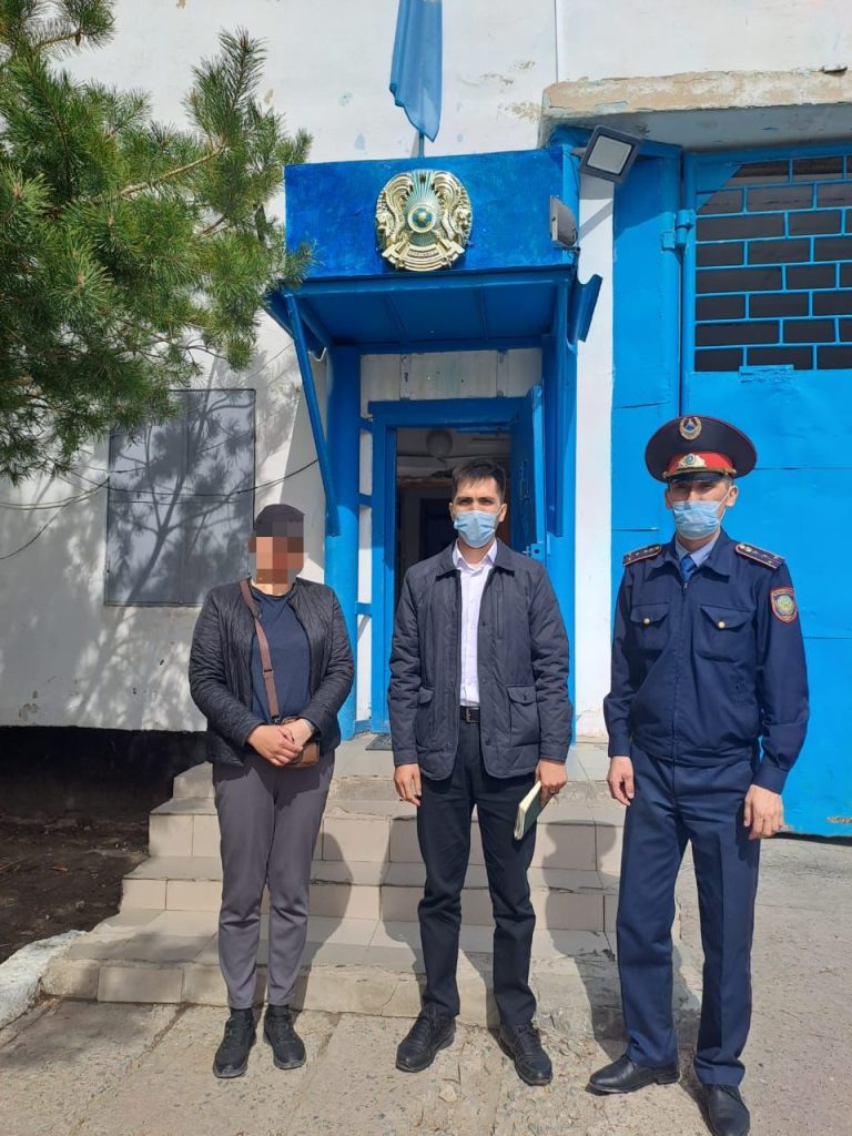 Ақтөбеде қоныс колониясынан жазасын өтеп шыққан азаматшамен «Қақпа алдында кездесті»