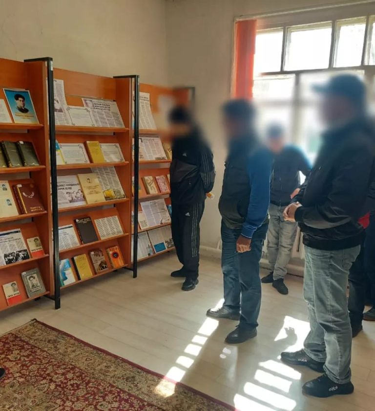 Пробация есебіндегі сотталғандар кітапханаға барды