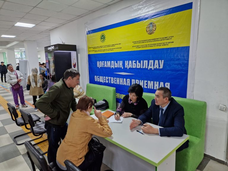 Халыққа қызмет көрсету орталықтарында азаматтарды қабылдау жүргізілуде
