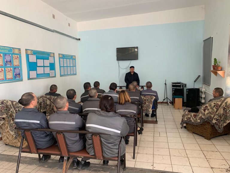 ​Теолог исламдағы мұсылмандар туралы сотталғандарға дәріс оқыды