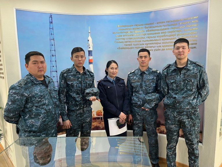 Жеке құрам космонавтика тарихымен таныс болды