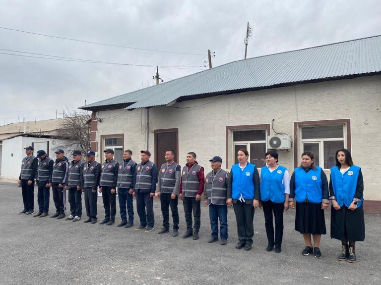 Түркістан облысында 20-дан астам қоғамдық көмекшілерге куәліктер табысталды