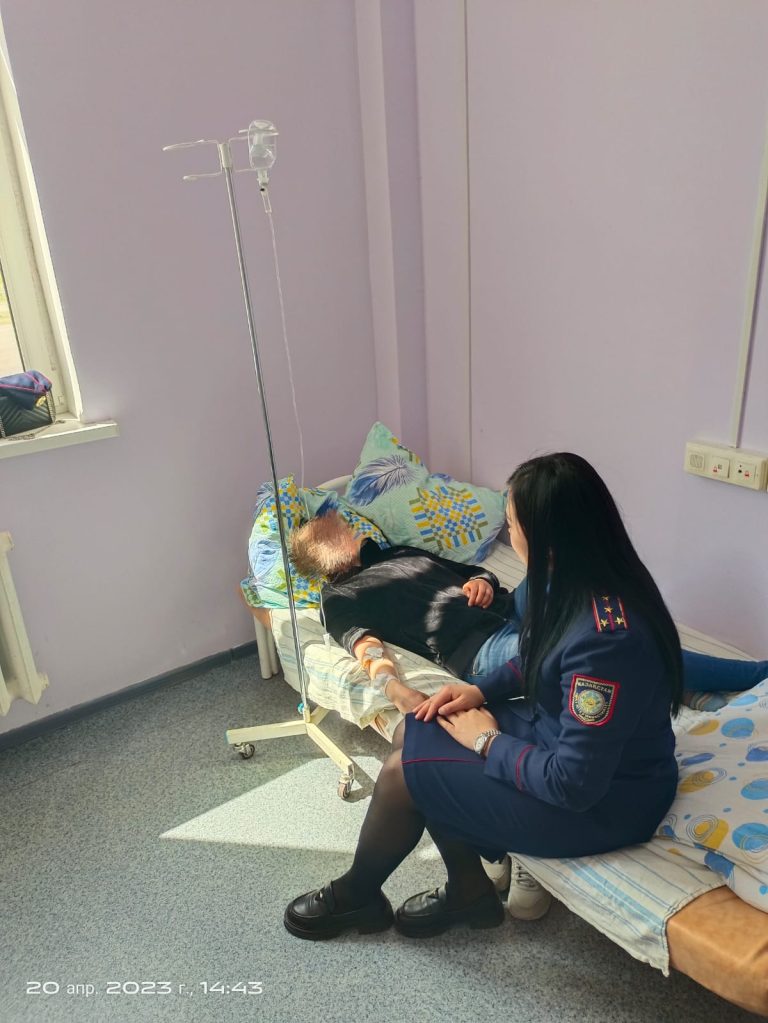 Ауыр халде жатқан сотталғанның өміріне араша түсіп, алғашқы медициналық көмек көрсетілдi