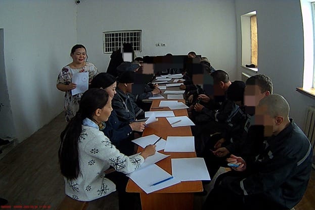 Жазасын өтеушілер психологпен кездесті