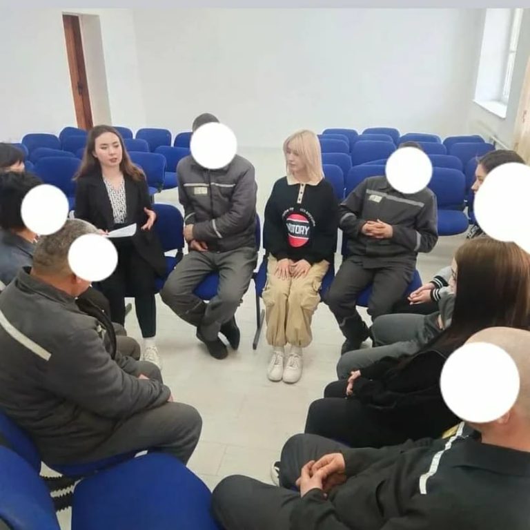 О взаимопонимании и само поддержке рассказали психологи акмолинским осужденным