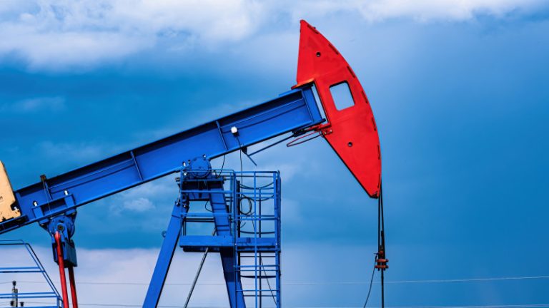 ОПЕК+ елдері мұнай өндіруді қысқартқаннан кейін баға көтерілді