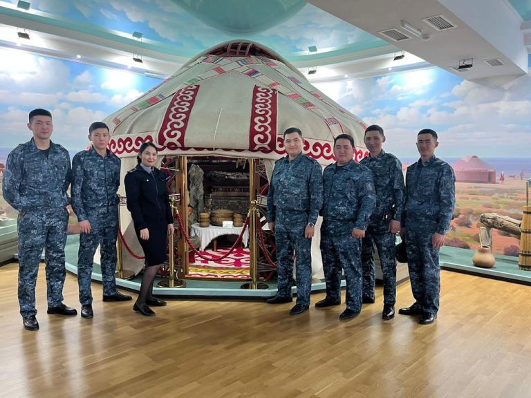 Жеке құрам музейге барып қайтты