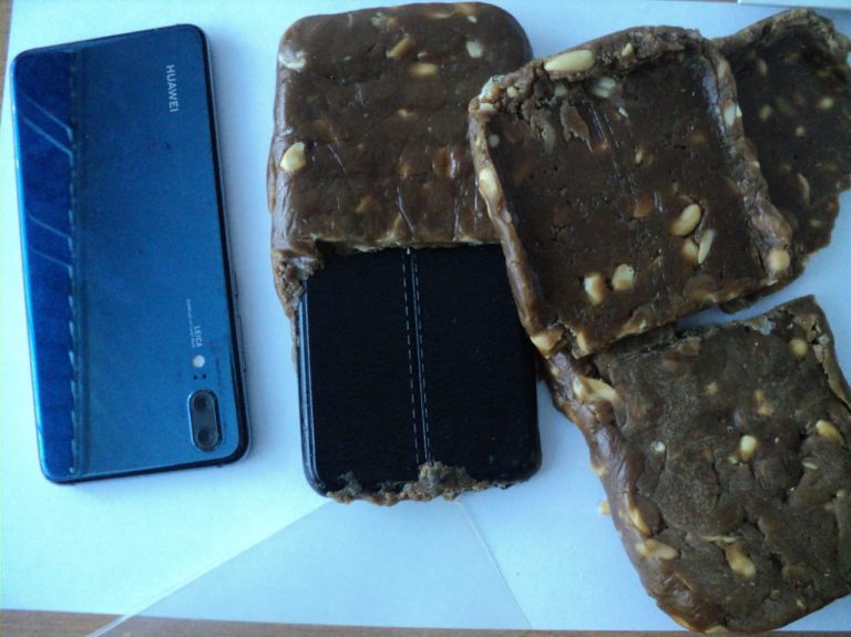 Смартфон спрятонное в щербете пытались передать в следственном изоляторе Кызылорды