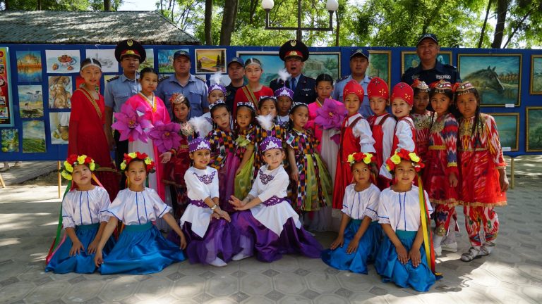 Келестік полицейлер мерекені кең көлемде атап өтті