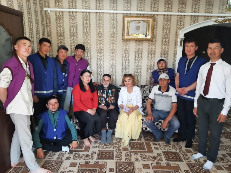 Сотталғандар ардагерге қолқабыс етті