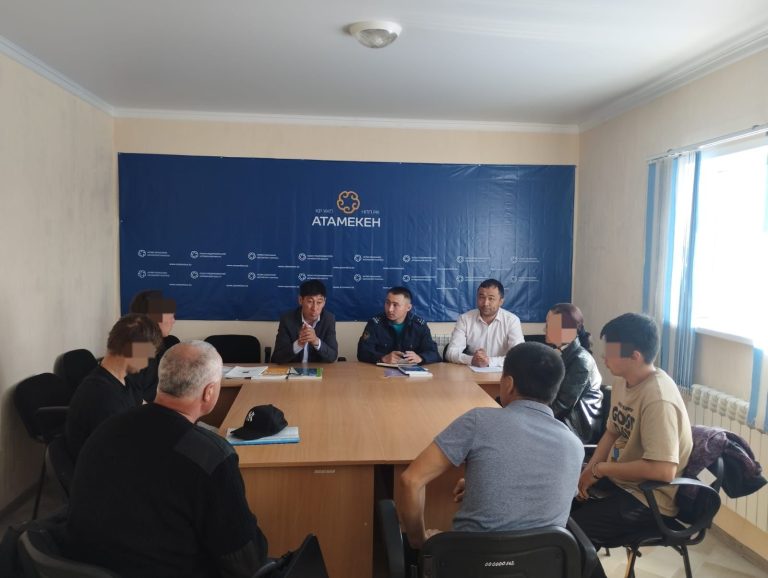 Әйтеке би ауданында пробация есебіндегі сотталғандарды жұмыспен қамту мәселелері қаралды