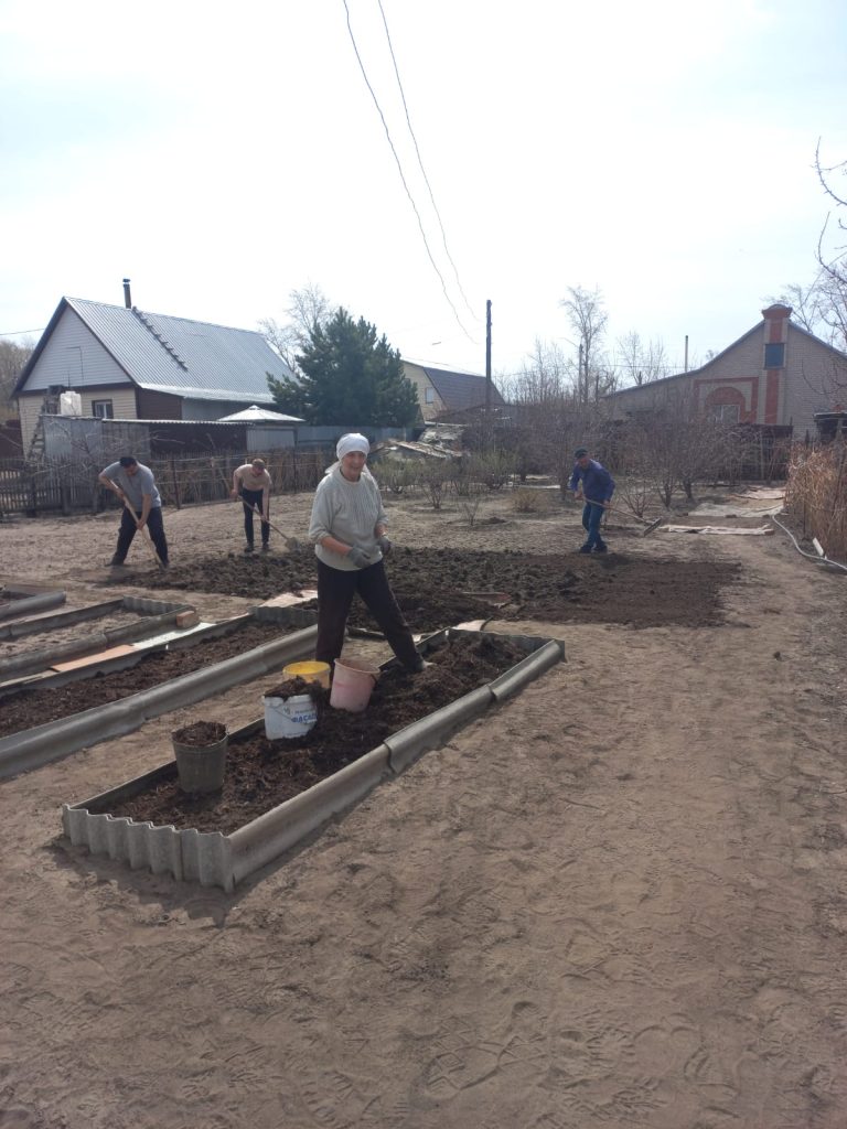 №50 мекеме қызметкерлері ҚАЖ зейнеткеріне барып қайтты