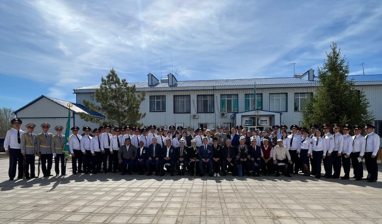 Ақтөбеде ҚАЖ қызметкерлері Отан қорғаушылар күнін салтанатты түрде атап өтті