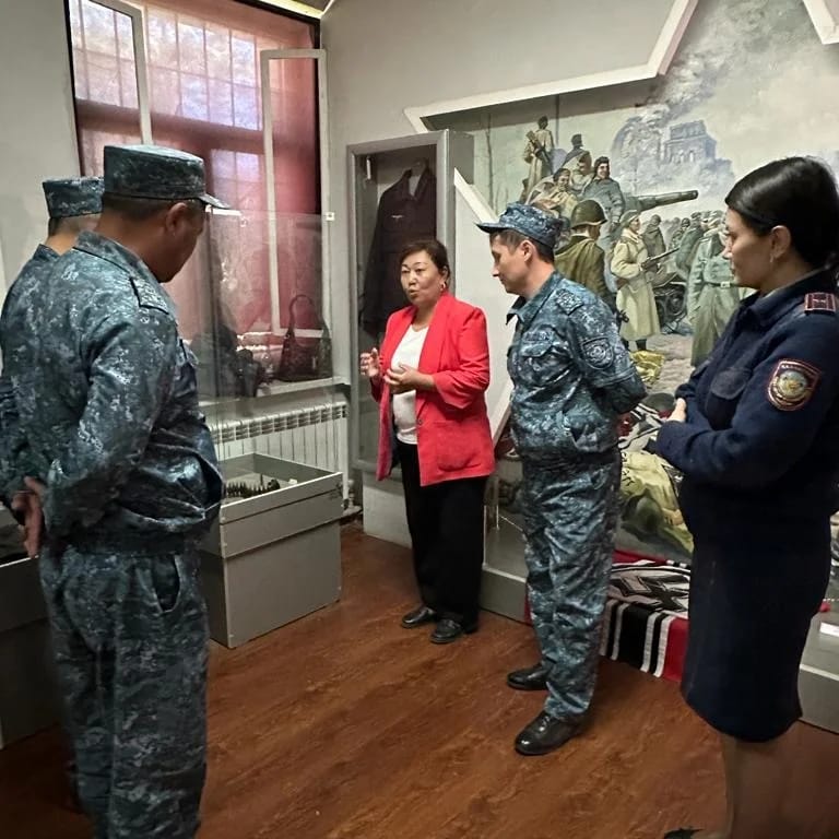 №53 мекемесінің жеке құрам қызметкерлері соғыс ардагерлерінің естеліктерімен танысты