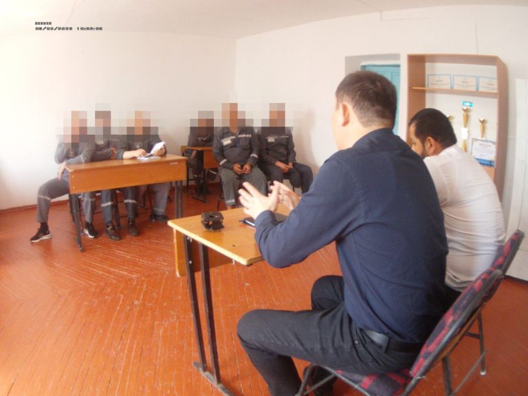 РАТТ мүшесі сотталғандармен кездесті