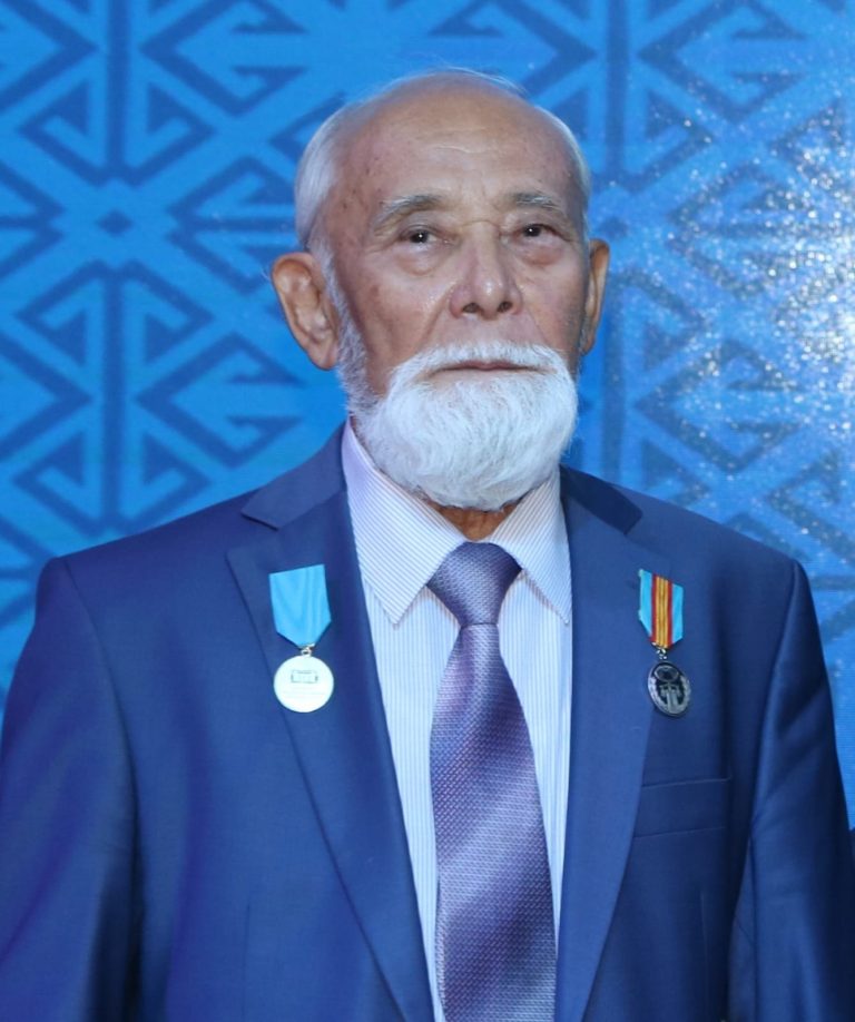 Сот саласының  құрметті ардагері