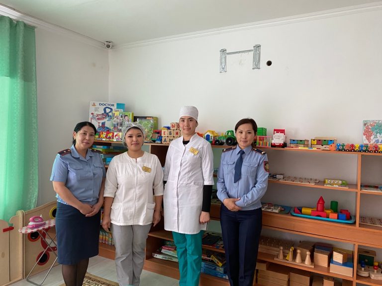 Түлкібастық полицейлер ерекше балаларды қуантты