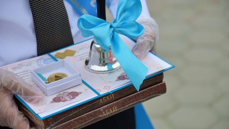 Алматы мектептерінде соңғы қоңырау мен бітіру кеші қашан болады?