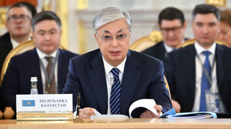 Қазақстан қандай да бір одақтас мемлекеттер құрамына кіруге ниетті емес — Тоқаевтың баспасөз хатшысы