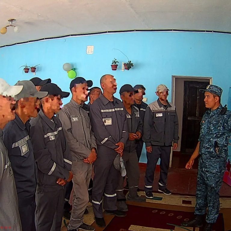 Осужденные Алматинской области отметили День Государственных символов