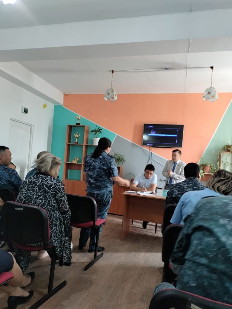 Депутат маслихата Алматинской области встретился с сотрудниками УИС