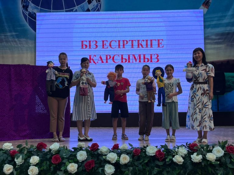Қызылорда оқушыларына қуыршақ спектаклі көрсетілді