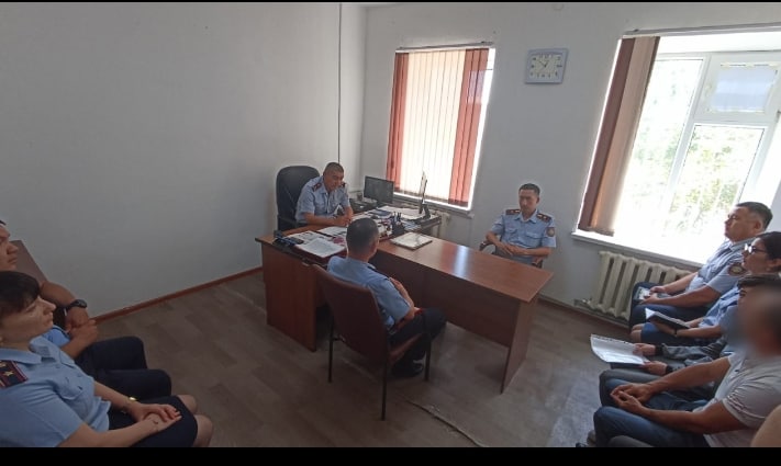 Пробация есебіндегі кәмелет жасқа толмаған сотталғандардың ата аналарымен кездесті