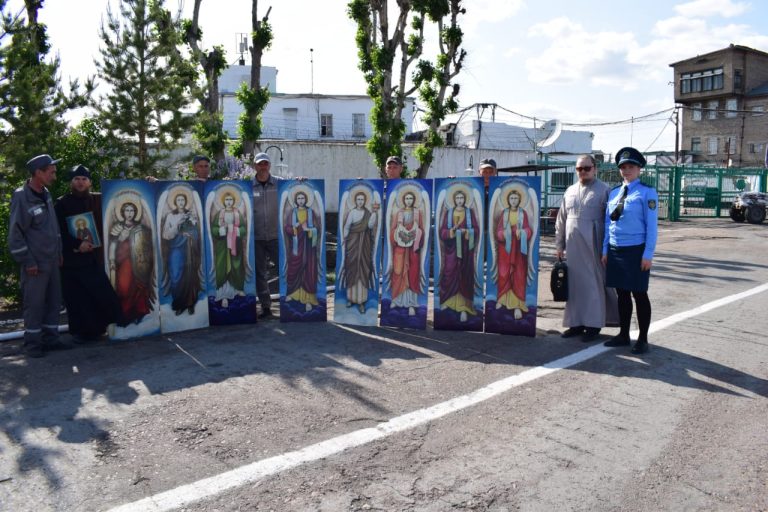 Осужденные акмолинской колонии помогают ​ в восстановлении православной церкви