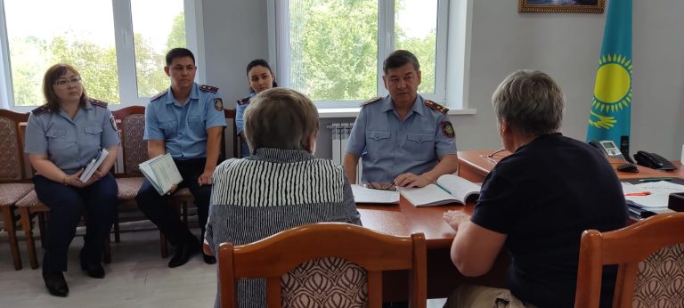 Прием граждан провел начальник департамента УИС по ЗКО