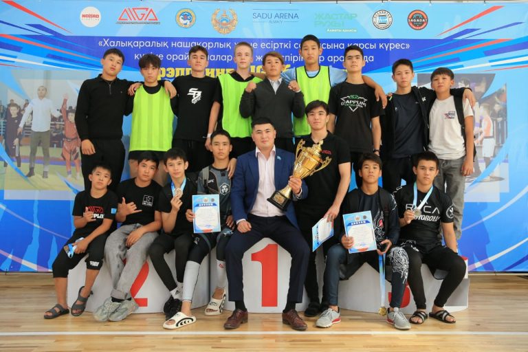 В Алматы прошел турнир против наркотиков по грэпплингу AIGA