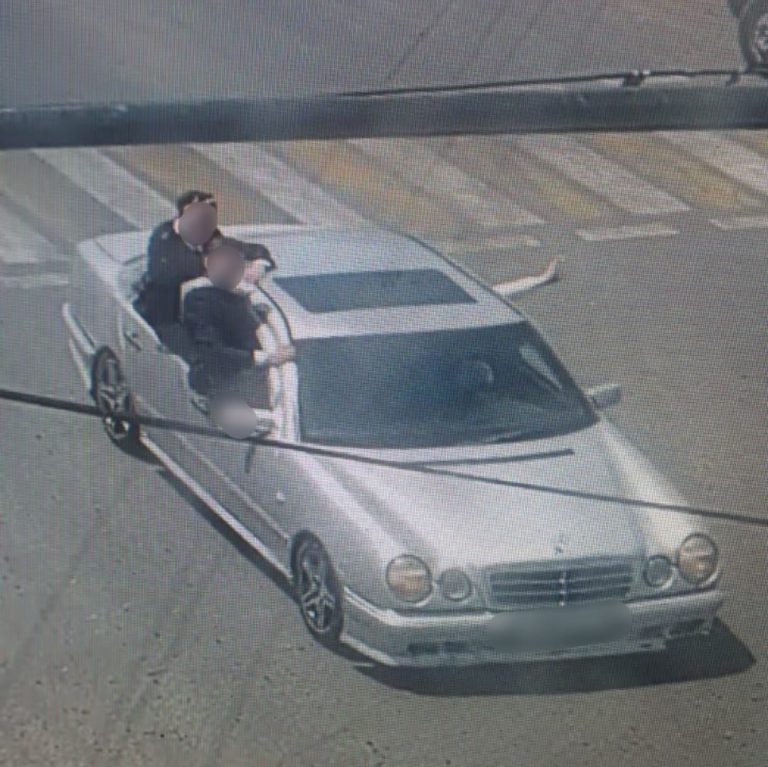 Мектеп оқушыларына «кортеж» ұйымдастырған жүргізушілер жауапқа тартылды