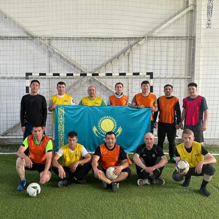 Матч по футболу между сотрудниками учреждения и осужденными провели в акмолинской колонии