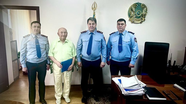 Астана ҚАЖД басшылығы туған күн иесін құттықтады