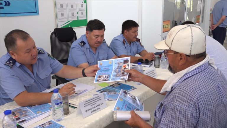 «Жолда қабылдау» акциясында көлікті заңдастыру мен тұрмыстық зорлық-зомбылық бойынша енгізілген өзгерістер түсіндірілді