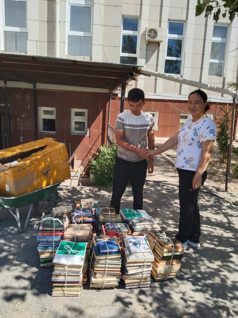 Тергеу изоляторына облыстық кітапханадан 640 кітап сыйға тартылды