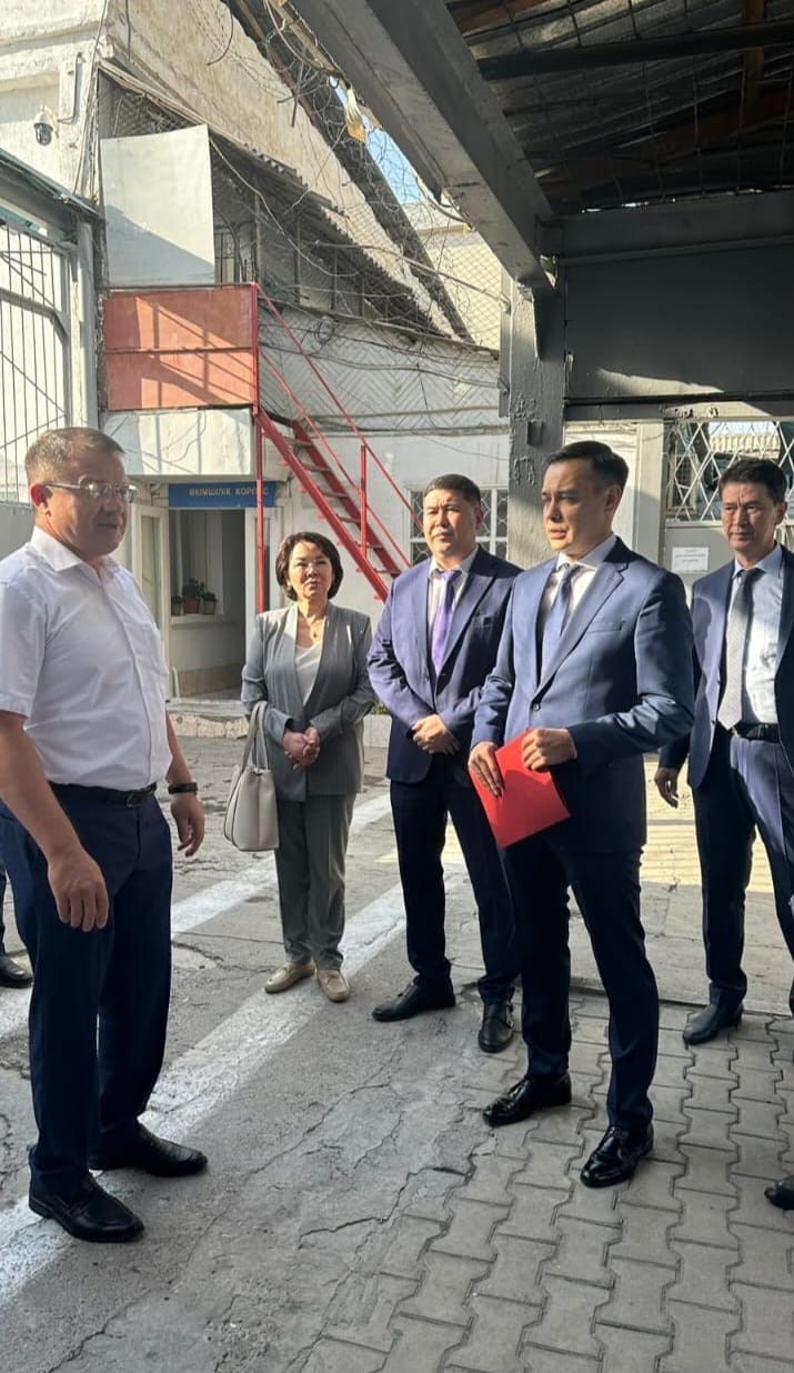 АДАМ ҚҰҚЫҚТАРЫ ЖӨНІНДЕГІ УӘКІЛ ШЫМКЕНТЕГІ ӘЙЕЛДЕР МЕКЕМЕСІНДЕ БОЛДЫ